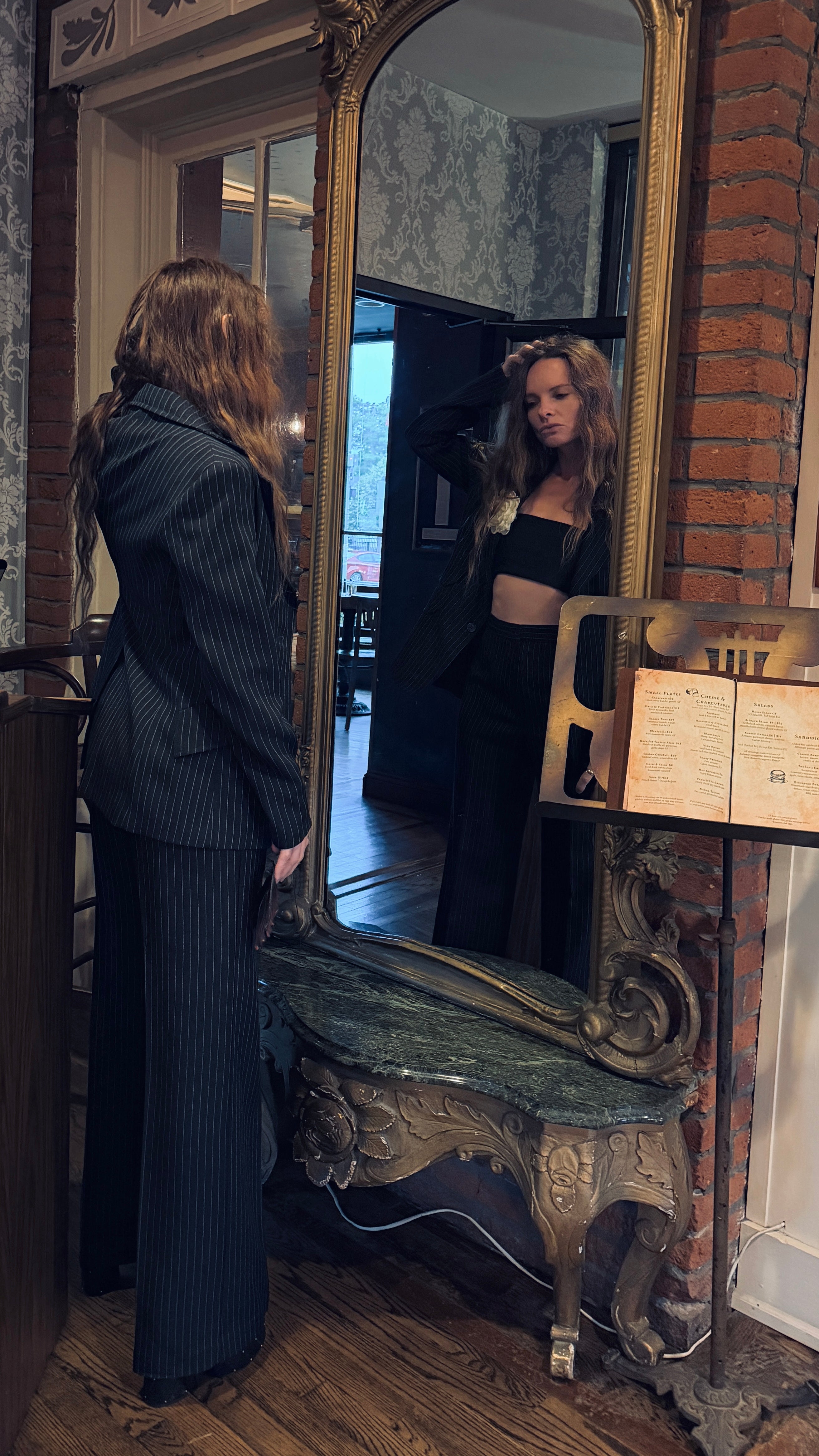 Le Suit